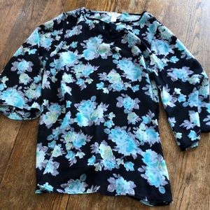 Floral maternity blouse